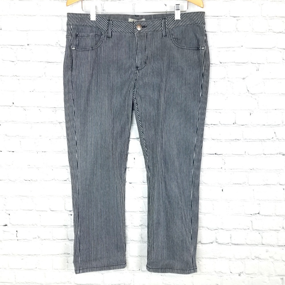 CAbi #324 Johnny Crop Railroad, Black/White 8, NWT
